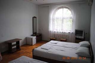 Гостиница КорМаль Витязево Двухместный номер эконом-класса с 2 отдельными кроватями-2